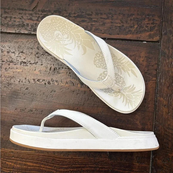 OluKai flip flops like new! Purchased in Hawaii!  - Picture 2 of 4